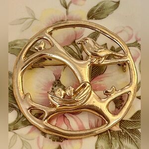 Vintage Birds and Nest Brooch Gold-tone